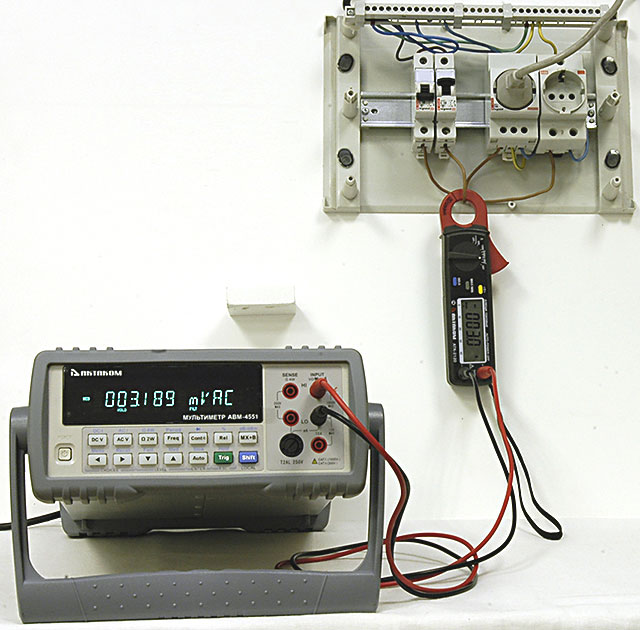 Клещи токовые многофункциональные АТК-2120 - Измерение переменного тока - аналоговый выход, мультиметр