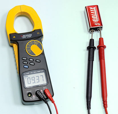 Клещи токовые АТК-2103 - Измерение постоянного напряжения