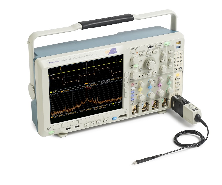 Осциллограф смешанных сигналов MDO4024C - Вид с подключенным анализатором спектра